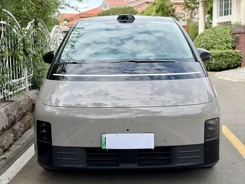 Li Auto Li MEGA — миниатюра 2