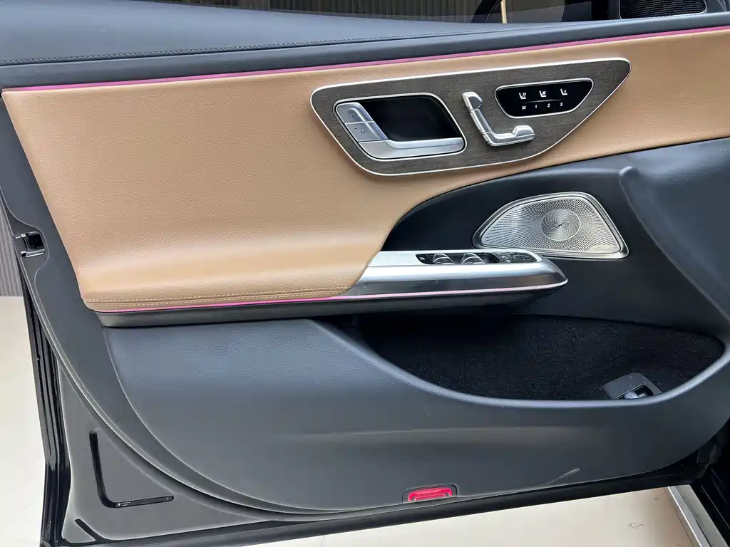 Mercedes-Benz E-Class — миниатюра 20