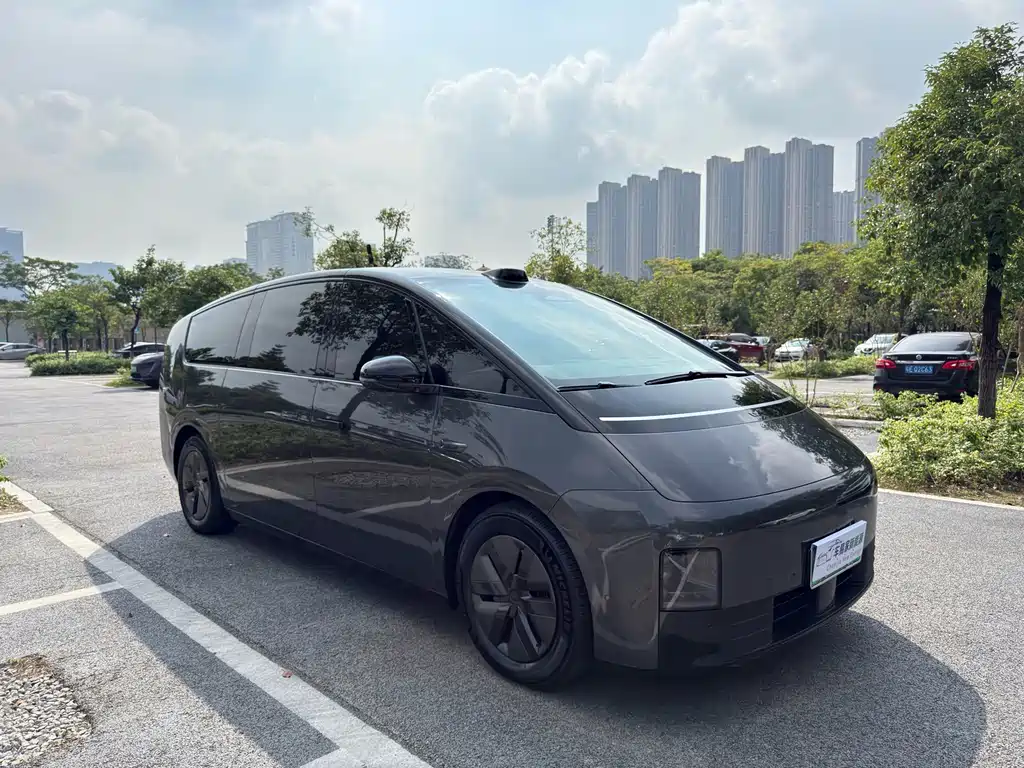Li Auto Li MEGA — миниатюра 3
