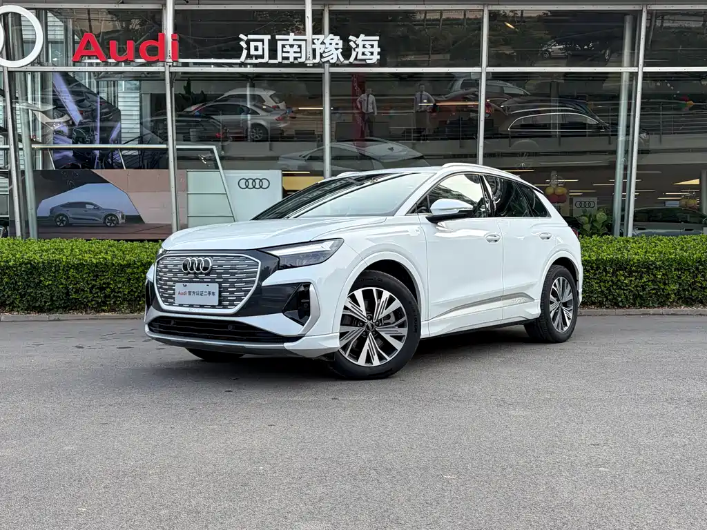 Audi Q4 e-tron 2024