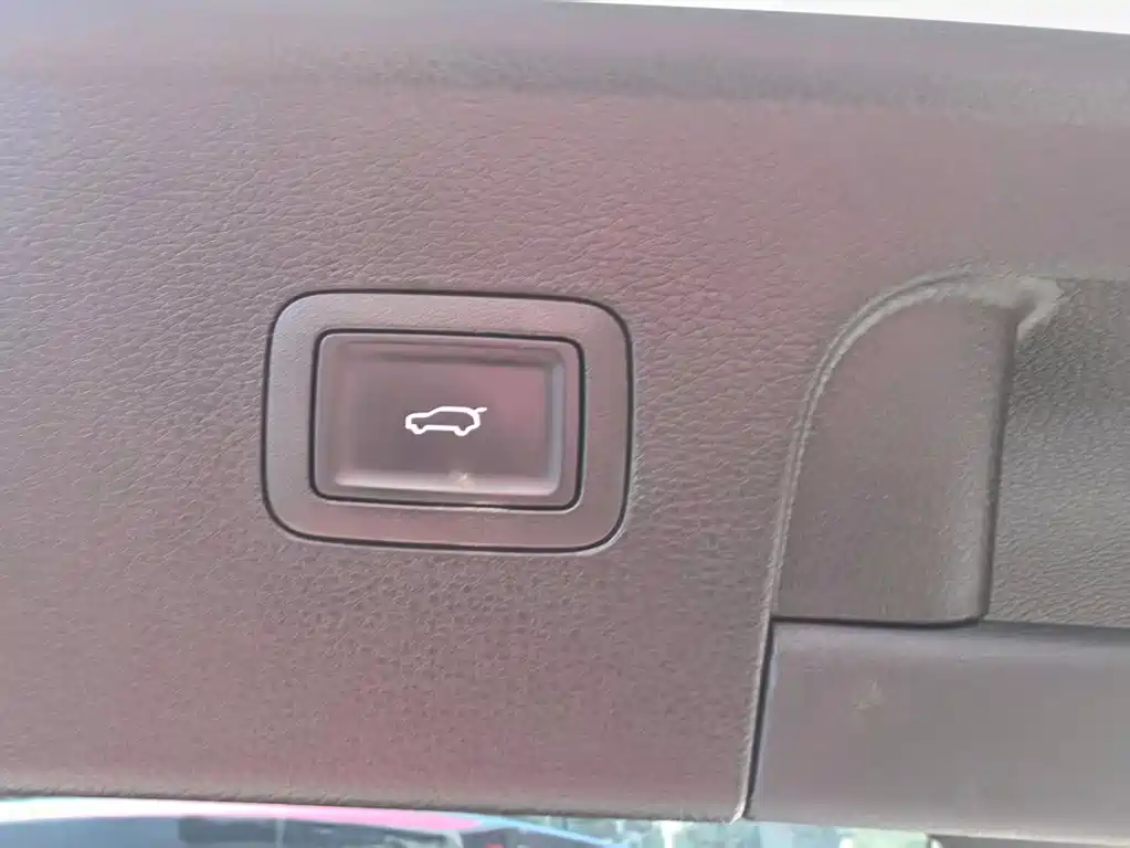 Hongqi HONGQI HS3 PHEV