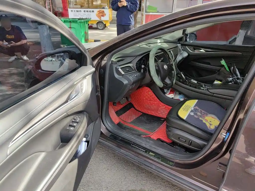 Buick LaCrosse — миниатюра 12