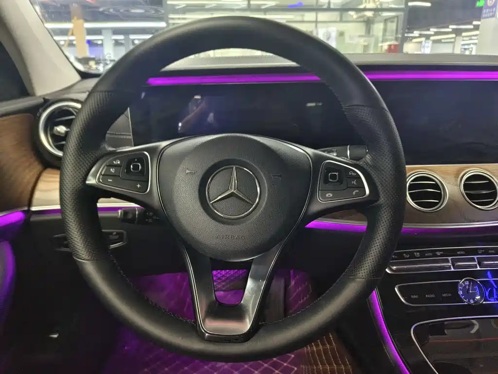 Mercedes-Benz E-Class — миниатюра 12