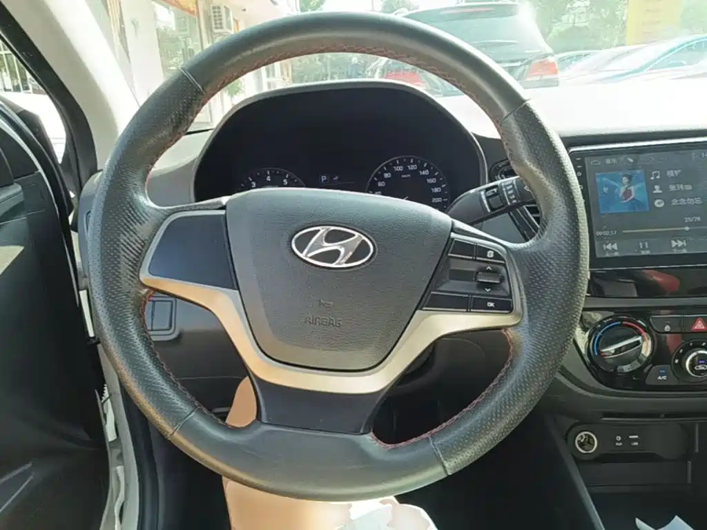 Hyundai Verna — миниатюра 11