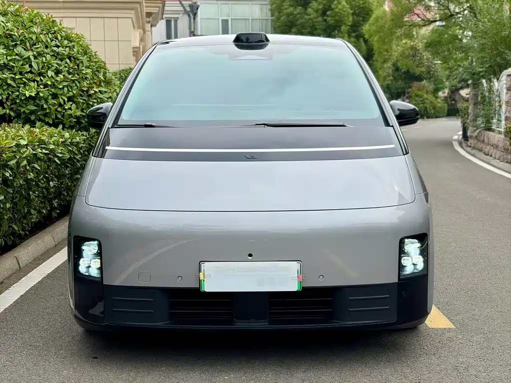 Li Auto Li MEGA — миниатюра 2