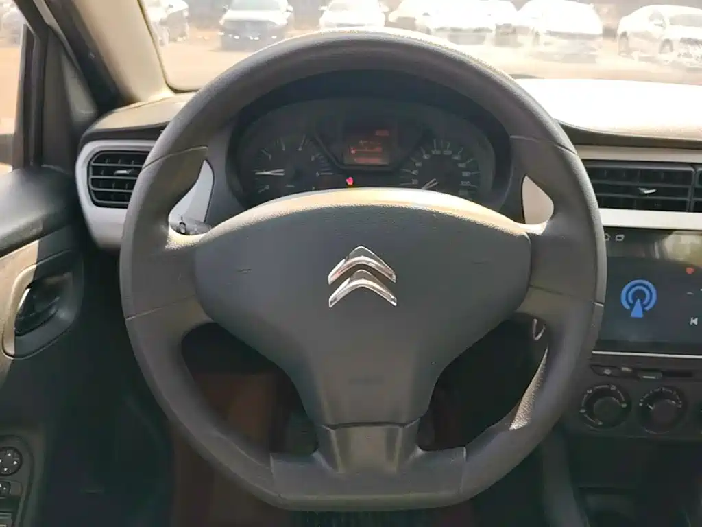 Citroen Elysee — миниатюра 11