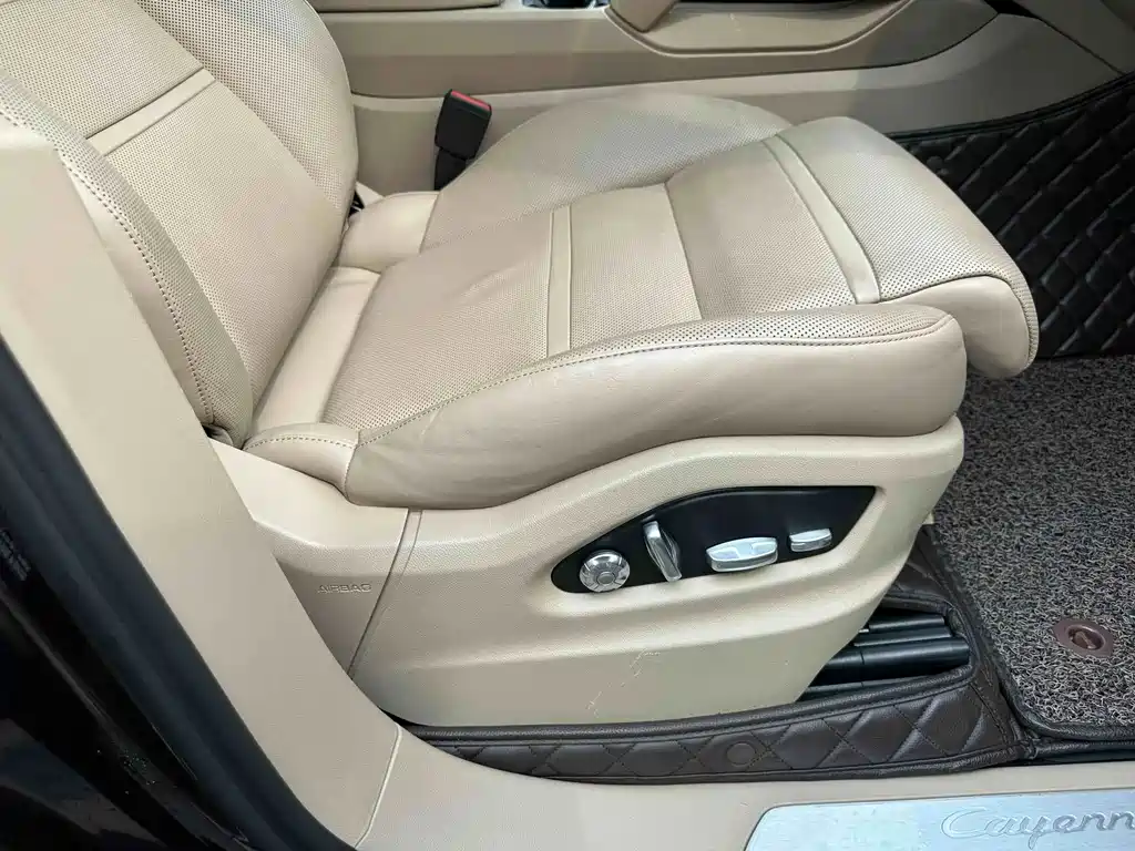 Porsche Cayenne — миниатюра 15