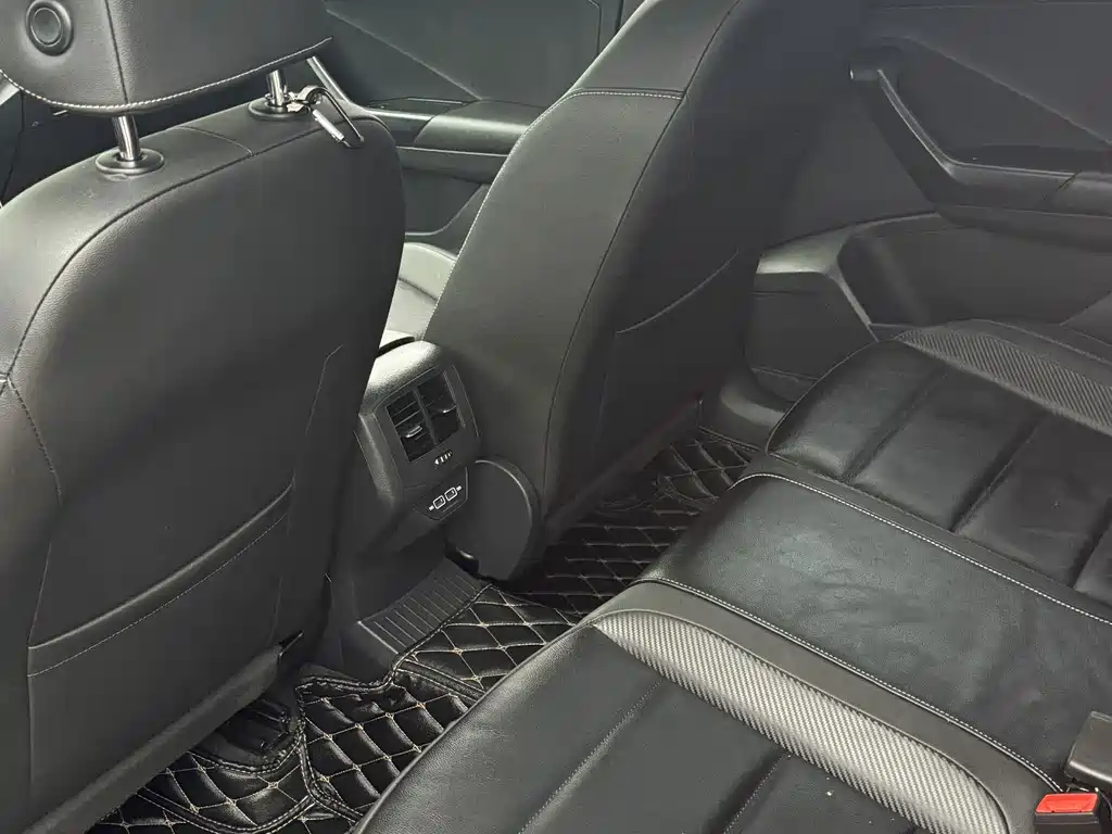 Volkswagen T-Roc — миниатюра 11