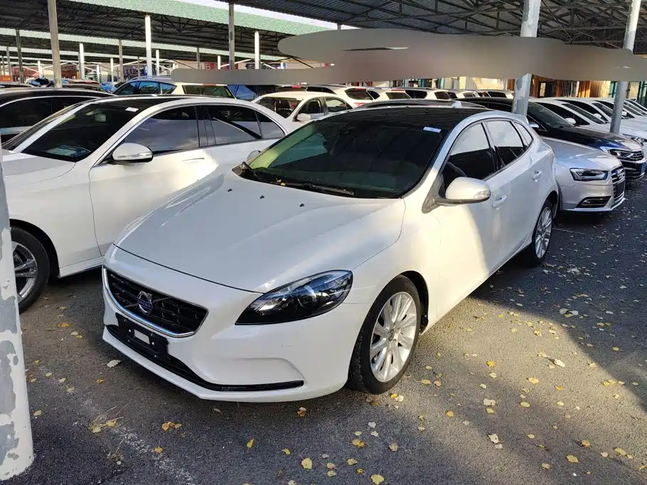 Volvo V40