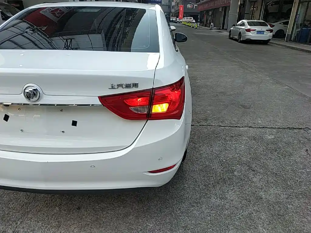 Buick Excelle — миниатюра 8