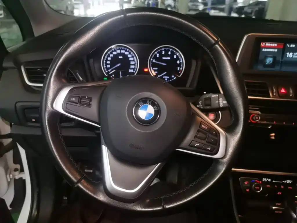 BMW 2 Series Active Tourer — миниатюра 11