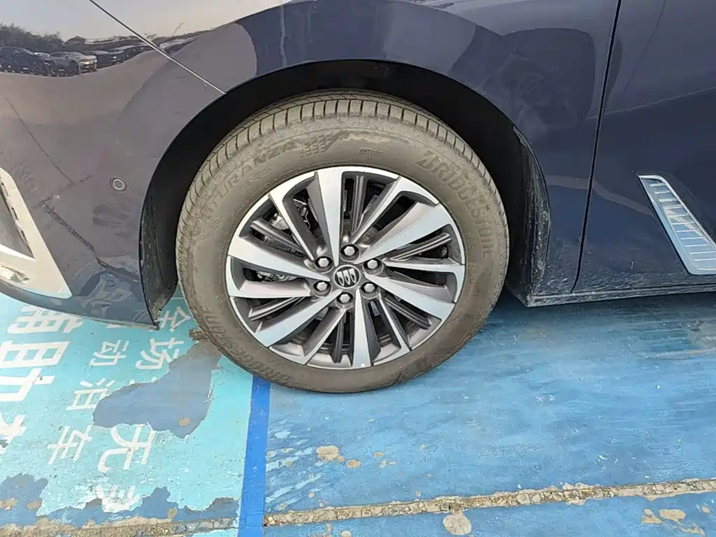 Buick GL8 Hybrid — миниатюра 25