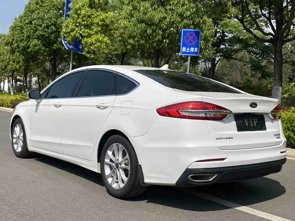 Ford Mondeo — миниатюра 6