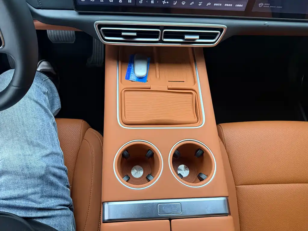 Li Auto Li L6 — миниатюра 10