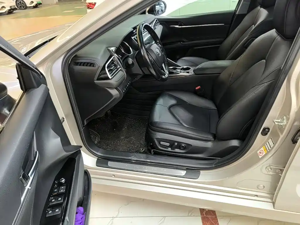 Toyota Camry — миниатюра 16