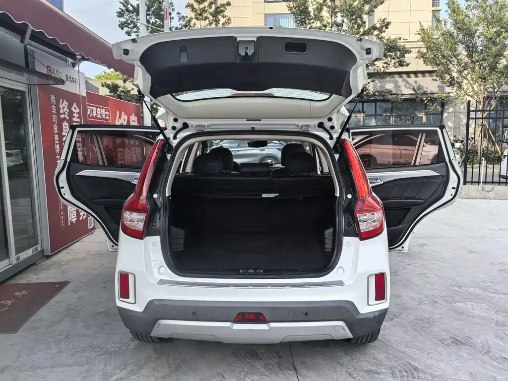 Geely Vision X6 — миниатюра 8