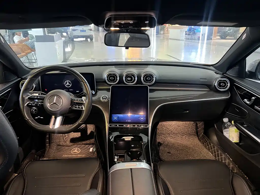 Mercedes-Benz C-Class — миниатюра 6
