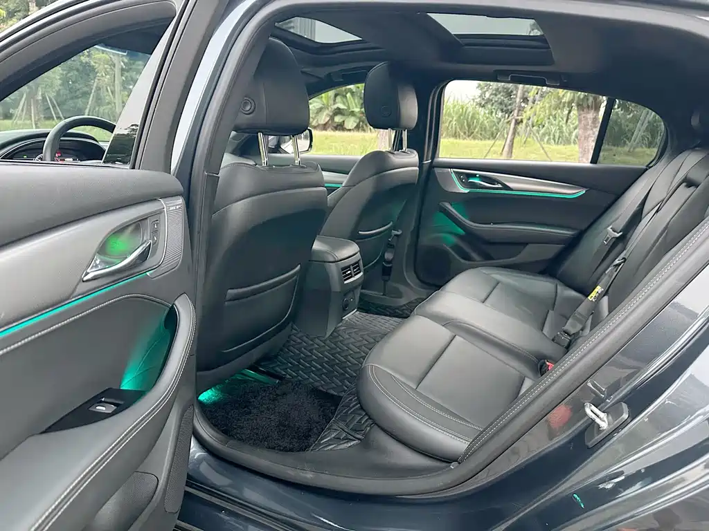 Cadillac CT5 — миниатюра 8