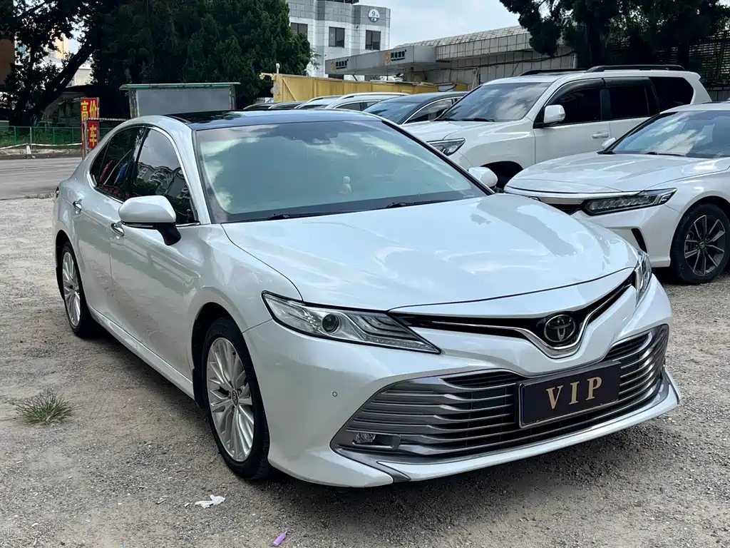 Toyota Camry — миниатюра 3