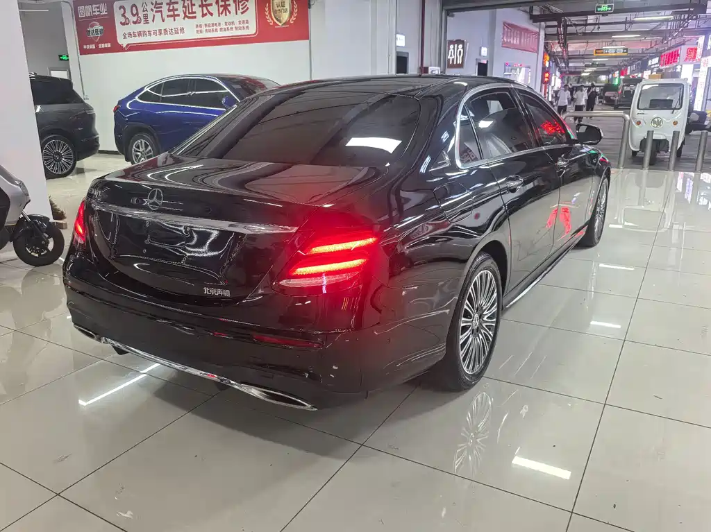 Mercedes-Benz E-Class — миниатюра 12