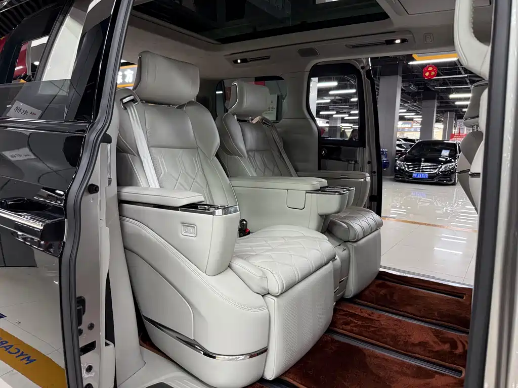 Volvo EM90 — миниатюра 17