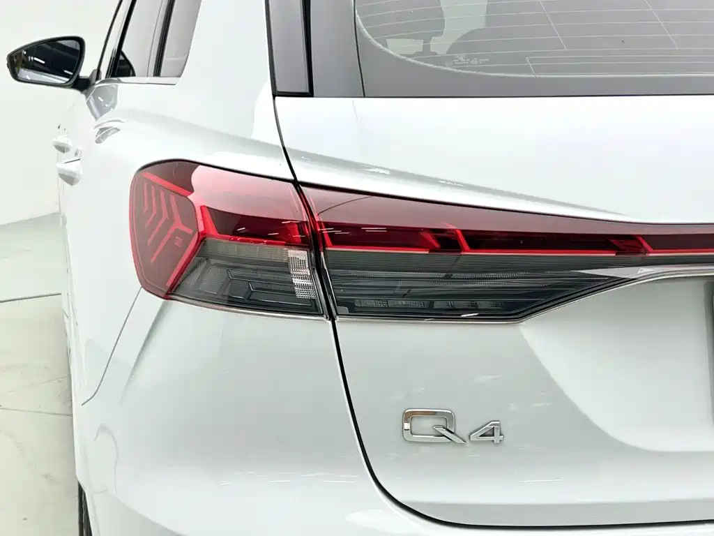 Audi Q4 e-tron — миниатюра 3