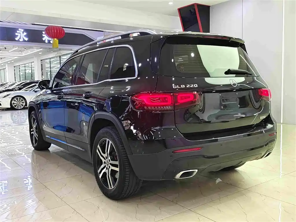 Mercedes-Benz GLB — миниатюра 14