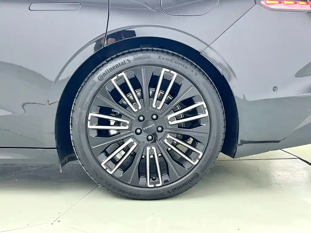 Lynk & Co 10 — миниатюра 6