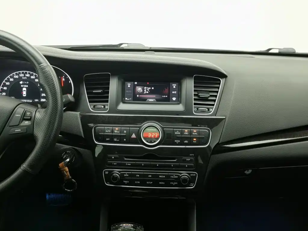 Kia Cadenza — миниатюра 12