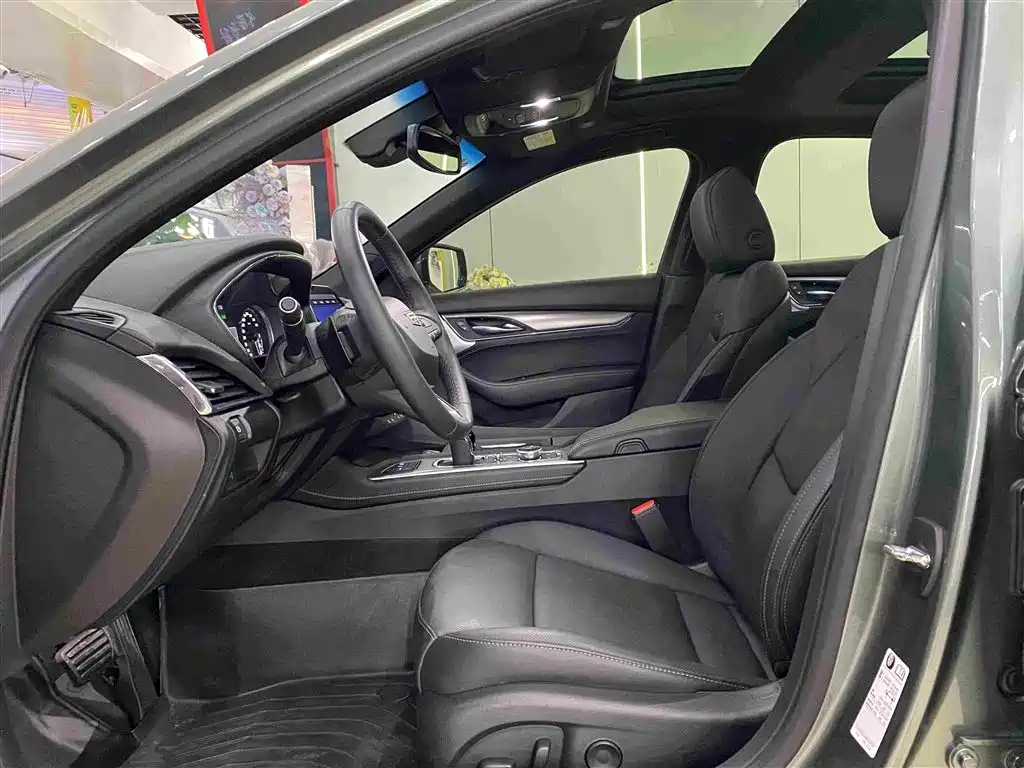 Cadillac CT5 — миниатюра 6