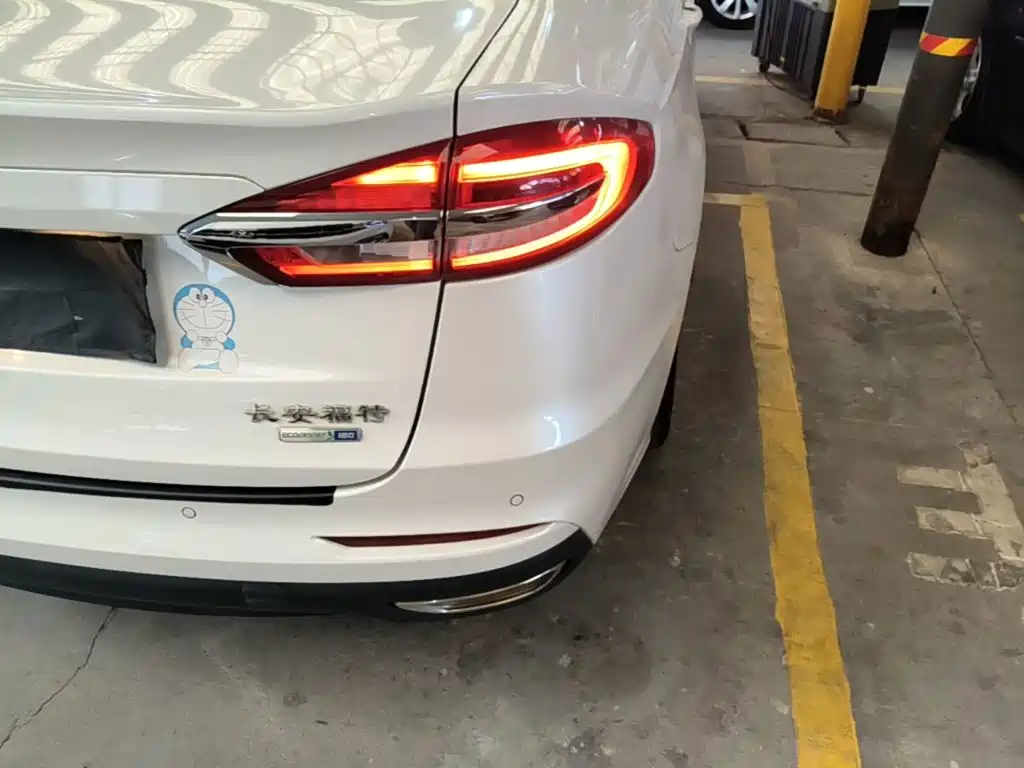 Ford Mondeo — миниатюра 8