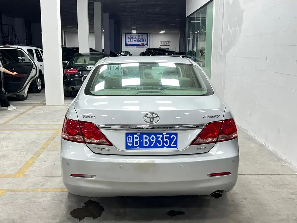 Toyota Camry — миниатюра 4