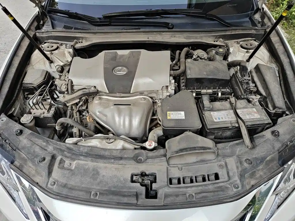 Lexus ES — миниатюра 11