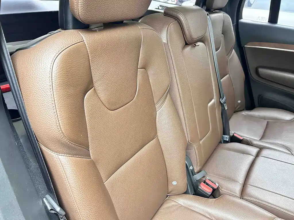 Volvo XC90 — миниатюра 11
