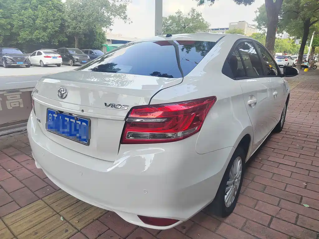 Toyota Vios — миниатюра 6