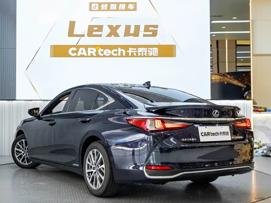 Lexus ES — миниатюра 6