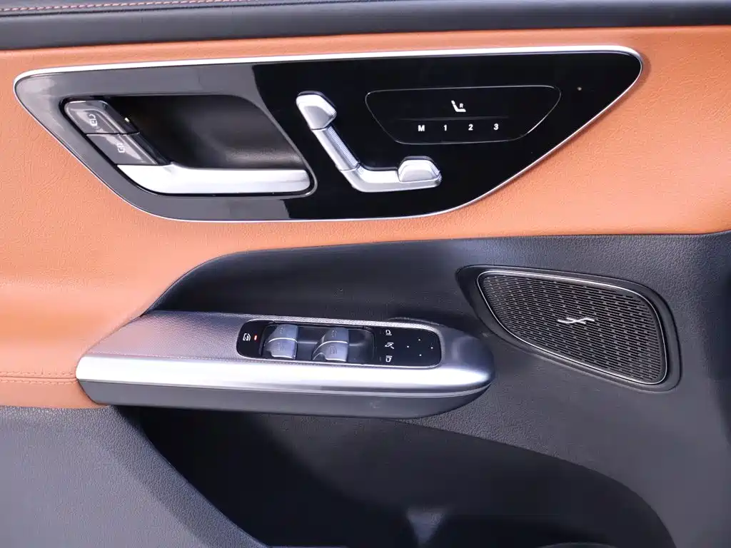 Mercedes-Benz GLC — миниатюра 17