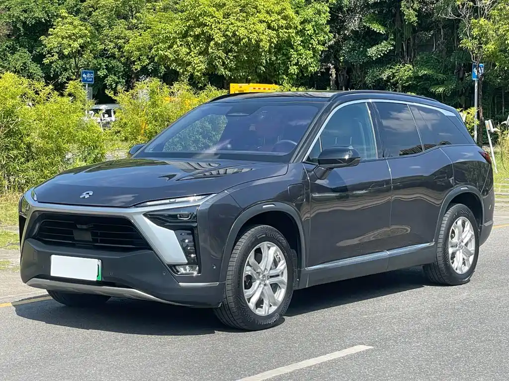 NIO ES8