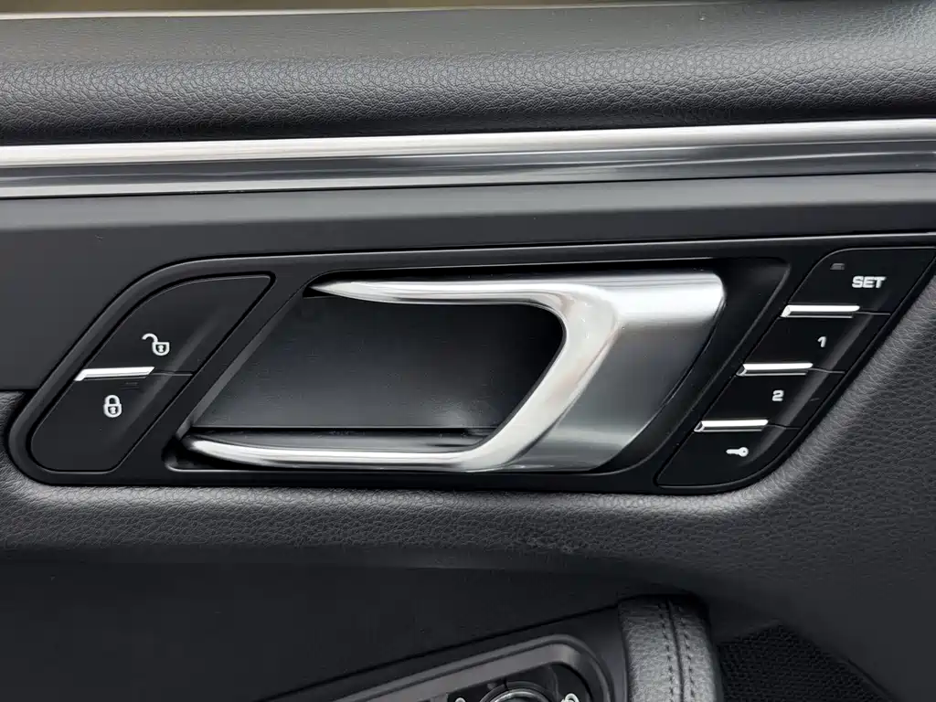 Porsche Macan — миниатюра 30