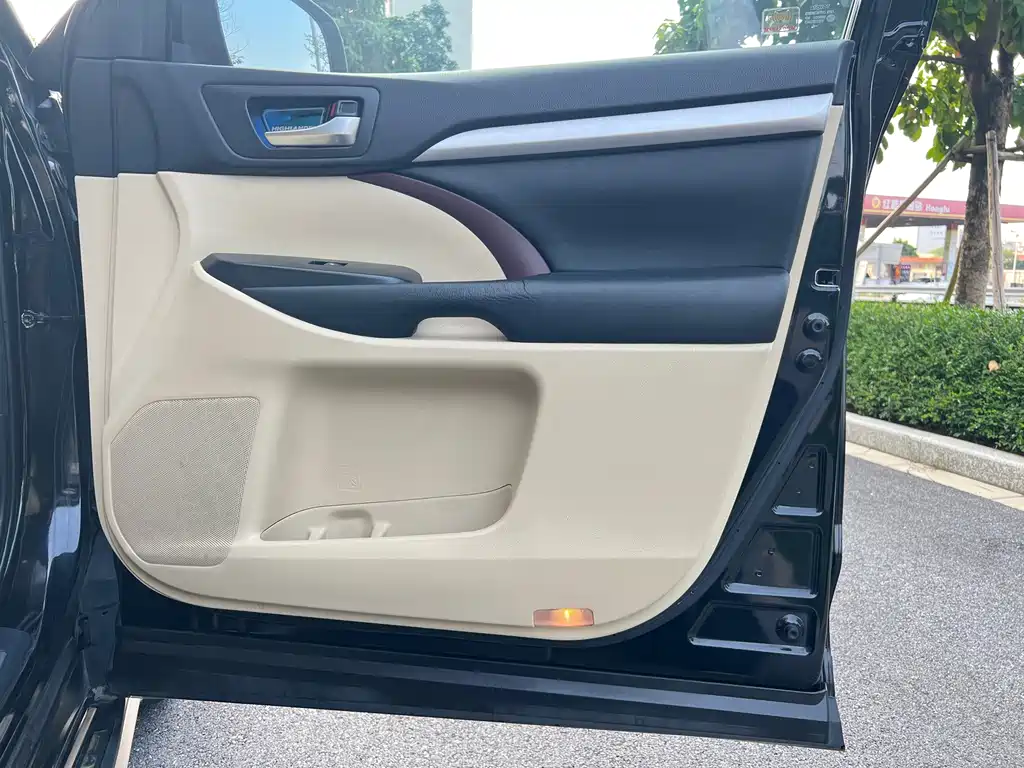 Toyota Highlander — миниатюра 41