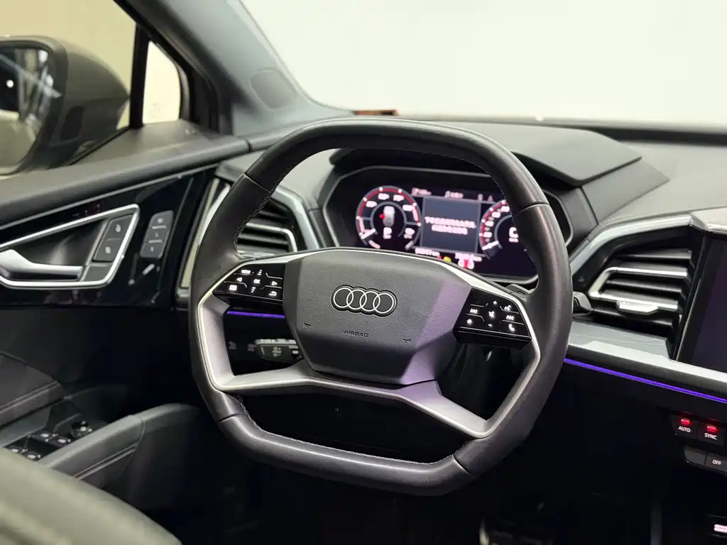 Audi Q4 e-tron — миниатюра 16