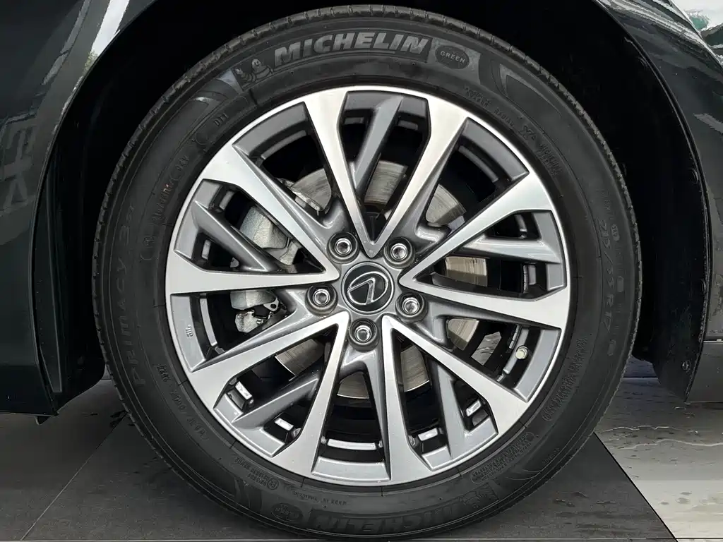 Lexus ES — миниатюра 24
