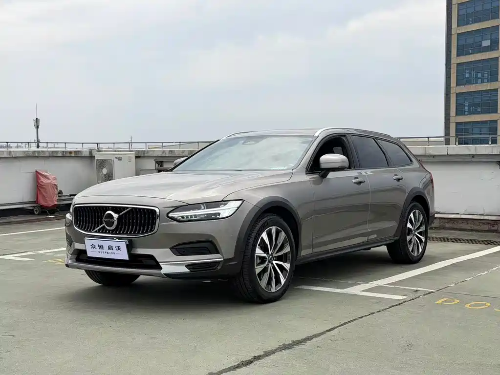 Volvo V90 2022