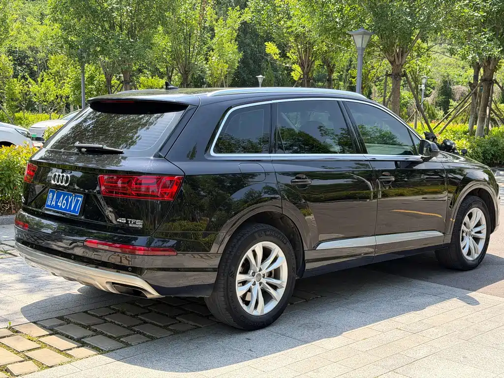 Audi Q7 — миниатюра 6
