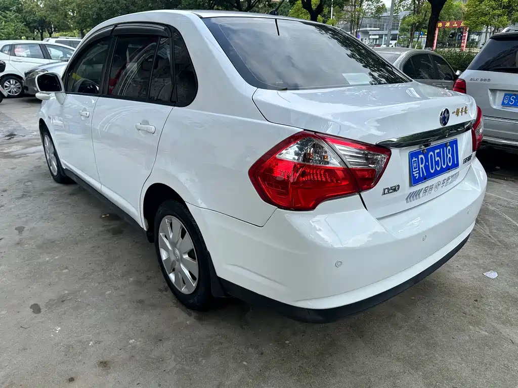 Venucia D50 — миниатюра 5