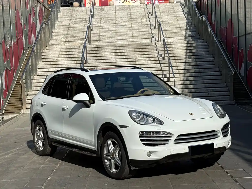 Porsche Cayenne — миниатюра 3