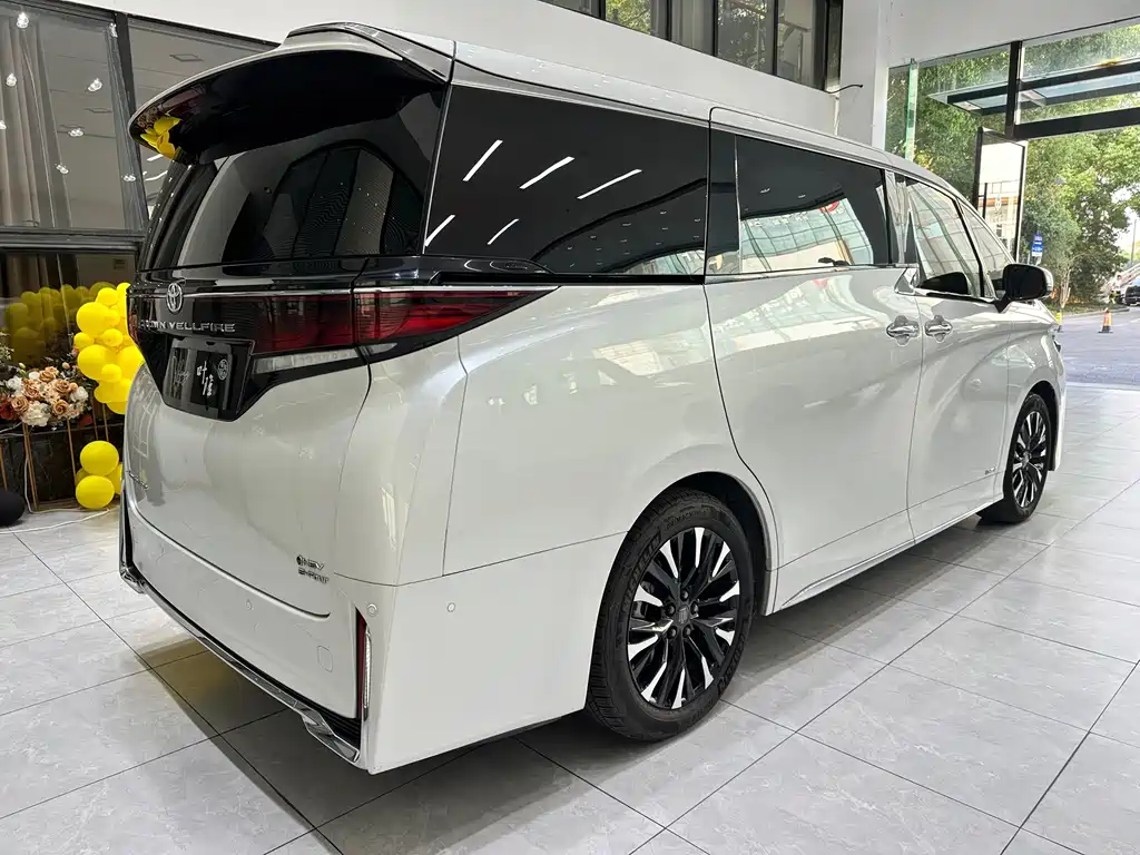Toyota Vellfire — миниатюра 17