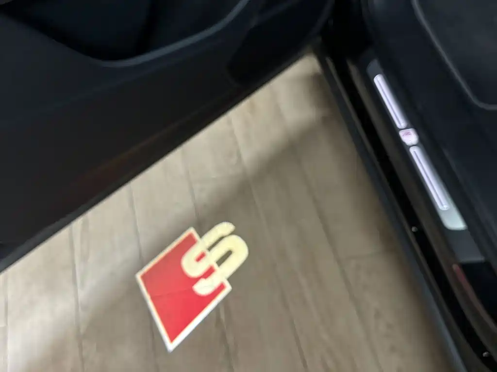 Audi Q7 — миниатюра 10