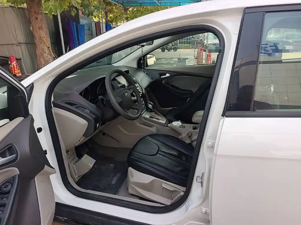 Ford Focus — миниатюра 15