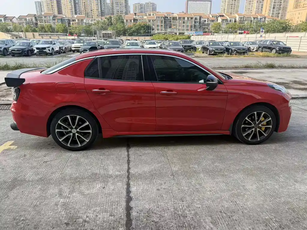 Lynk & Co 03 — миниатюра 10